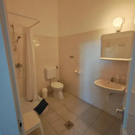 Kunbabonyi Vendeghaz * Kunszentmiklos